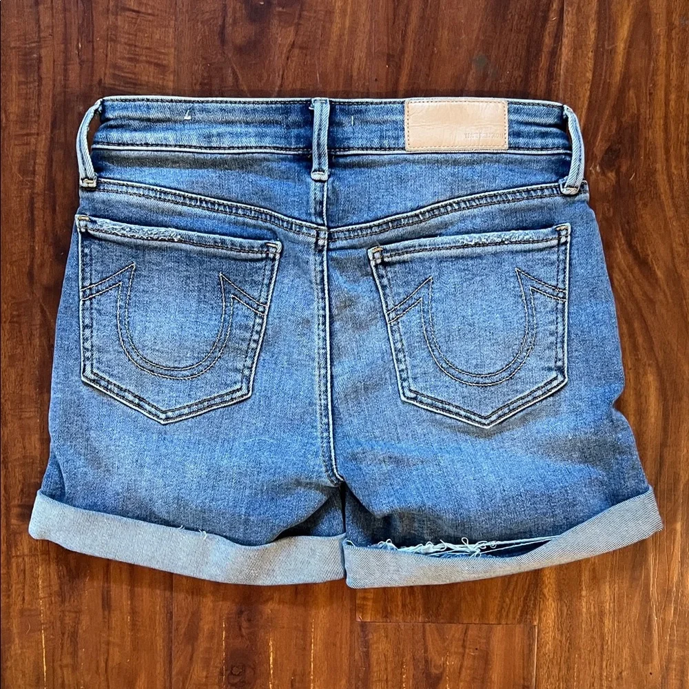 True Religion Women's Distressed Blue Jean Shorts 26W Jayde Stretchy - Picture 6 of 7